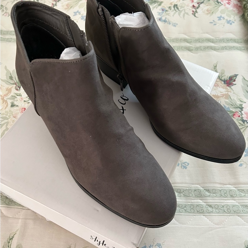 NWOT Style and Company side zippered grey suede boots 9M